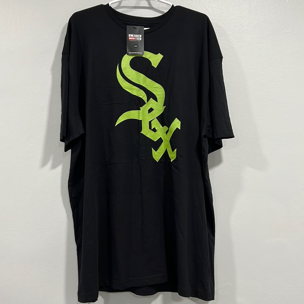 SNEAKER MATCH TEE (MEN’S SHIRT)